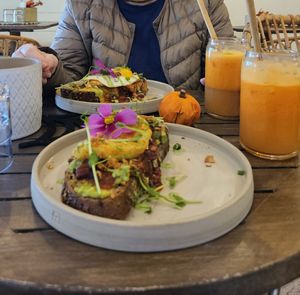  at Savage Cafe in Carqueiranne