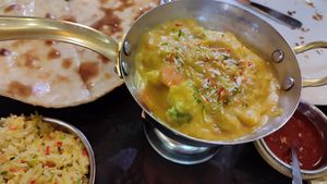Verduras con salsa de coco at Curry House in Ourense