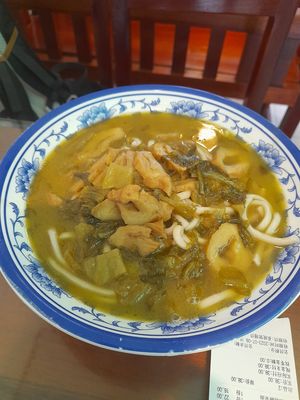 酸菜素肥肠面 pickled vegetables and vegan sausage noodles. Vegan and tasty. Rich broth and satisfying noodles.  at Zhòng Shàn Yuán Lăo Miàn Guăn - 众善缘老面馆 in Dali