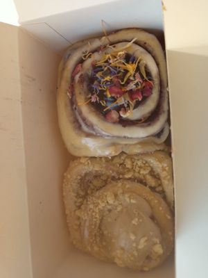 Blueberry and bueno at Cinnamood in Aachen