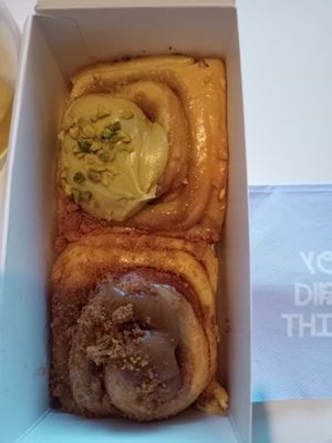 Pistachio and specoulous at Cinnamood in Aachen