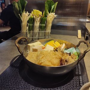 Vegetarian Kombu Hot Pot (it was vegan actually) at Delectable Hot Pot Lab - 食焱廠創意鍋物 in Taipei