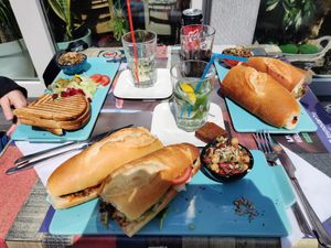 Croque-monsieur et sandwichs en version vegan at La Mouette in Liege