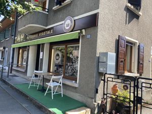   at Why Nuts in Reignier