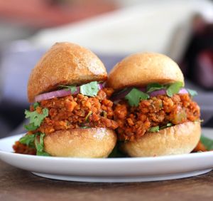 This vegan version of the sloppy Joe substitutes the meat for red lentils whose texture, once cooked, resemble ground beef. It is a lean, flavourful dish that goes beautifully on a burger bun with some crunchy veggies. at Fairy Tail - home-based meals & catering in Copenhagen