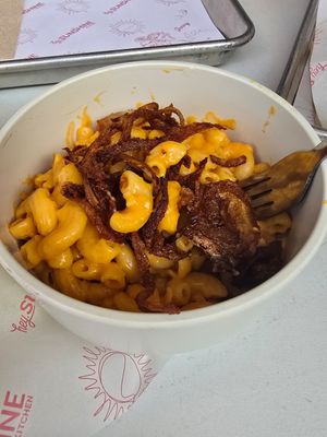 Mac n cheese at Hey Sunshine Kitchen in Culver City