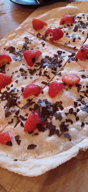 Special Erdbeerflammkuchen at Le Feu - Der Flammkuchen in Burgwedel in Burgwedel