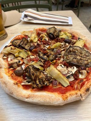 Excellent pizzaa  at Coogi's Pizzeria & Bistrot in Mdina