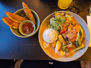 Main "41 Sol Lac" with tofu & tapa "8 Banh Goi" at Soy Club in Stuttgart