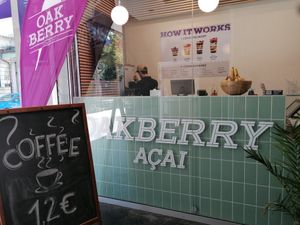 Store front, super friendly employee at Oakberry in Ljubljana