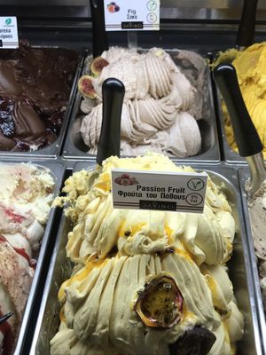 Both vegan fig and passion fruit flavours  at DaVinci Gelato - Plaka in Athens