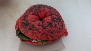 Bagel with cream cheese and spinach at Mela Canela - Sintra Centre in Sintra