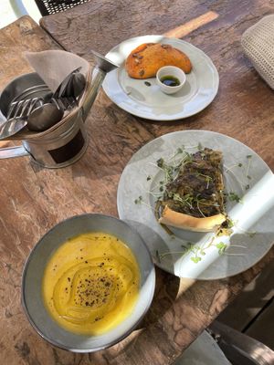 Courgette soup, spinach and mushroom quiche, seitan empanada.  at Mela Canela - Sintra Centre in Sintra