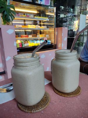 Oat of this world smoothies at La Gula By The Hungry Tapir in Kuala Lumpur