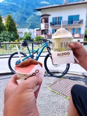 Several flavours at AiJOO Eismanufaktur  in Naturno