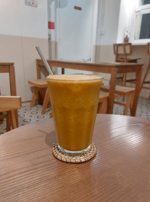Wanaka Sunrise (Moringa, orange, carrot, ginger) at Wanaka in Hong Kong Island