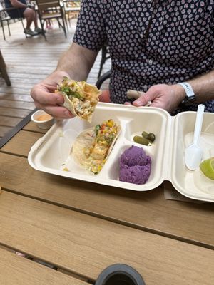   at Gill's Lanai in Kapaau