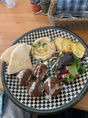 Farafel plate at Ta-im in Tokyo