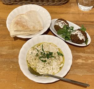 Hummus, falafel and pita bread #Veganuary at Ta-im in Tokyo