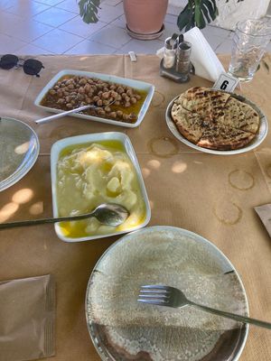 Chickpeas stew and skordalia  at Mageiraki in Kefalonia