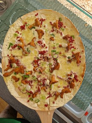 Flammkuchen Pfifferlinge at Veggie Perle in Busum