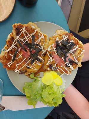 Japanese savoury pancakes at Meraki in Grenoble