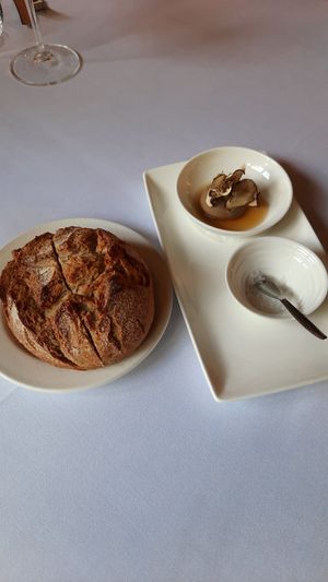 Zuurdesembrood van Hollandse granen at Vannu in Breda