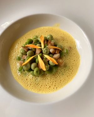 Cauliflower, peas and so much more   at Vannu in Breda