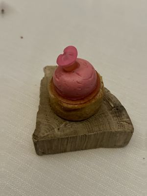 Friandise: tart with berry filling  at Vannu in Breda