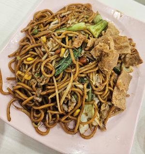 Mee Goreng ~ 19/11/23 at E Veg Vegetarian -  益素食 - Pioneer Mall in West Singapore