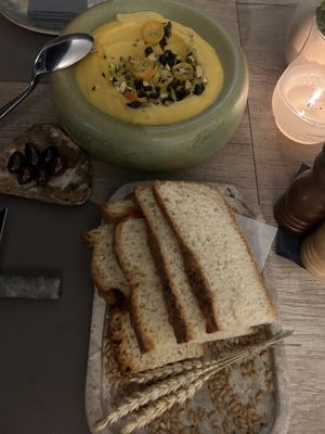 Faba bean dip and bread   at Oia Gefsis in Oia