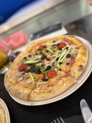 Vegan cheese pizza   at Flora in Oia