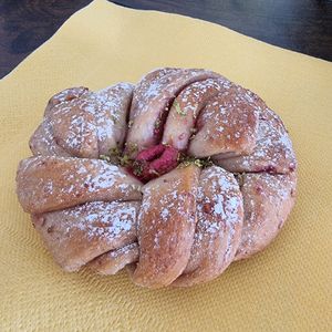 Mr. Lima com Pimenta at Mr Portuguese Bakery in Faro