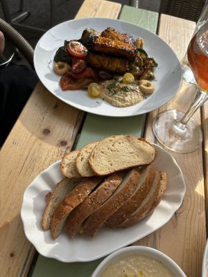Antipasti plate with Corn Ribs   at die freunderlwirtschaft in Vienna