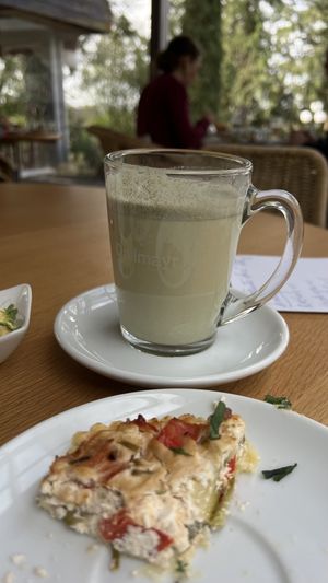 Matcha mit milchalternative   at Leaves in Ammerbuch