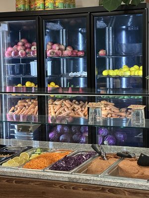 Theke mit Kühlschrank  at sour kitchen in Hamburg