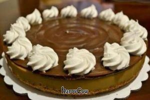 Lucuma cheesecake at Sesamo Pasteleria Vegana in Lima