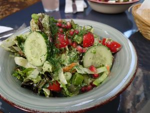 Gurken-Tomaten-Salat mit Dill und Walnussdressing at SO RE Restaurant & Bar - Georgische Küche in Dusseldorf