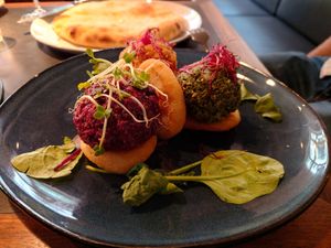 Gemüsebällchen auf Maisbrot (Vorspeise) at SO RE Restaurant & Bar - Georgische Küche in Dusseldorf
