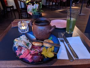 Lobio und Estragonlimo at SO RE Restaurant & Bar - Georgische Küche in Dusseldorf