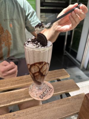 Oreo milkshake   at Happy Vegan Coffee in Santiago