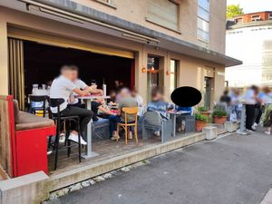 Outdoor seating at Alba Sourdough Pizza in Zurich