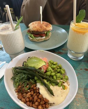 Brown rice poke bowl, Bear Gryls, Yellow smoothie, Mango smoothie   at Poke the Bear in Northcote