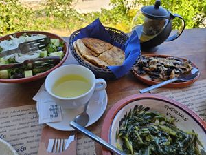 Vegan mezze at Empona's View in Rhodes