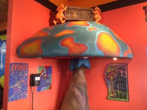 bright colors at Mellow Mushroom in Florence