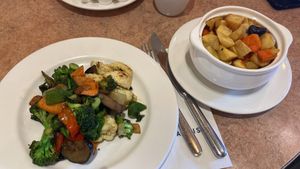 Fried potatoes and seasoned vegetables   at Murray‘s Deli in Nassau
