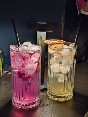 Dragonfruit Lemonade und Pandan Sencha Ice Tea at SOYO - Restaurant & Bar in Landshut