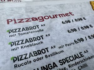 vegan pizza items  at Casalinga in Passau