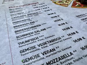 vegan pizza  at Casalinga in Passau