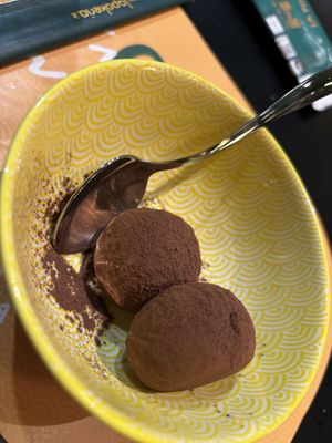 Chocolate mochia  at La Pokeria in Naples